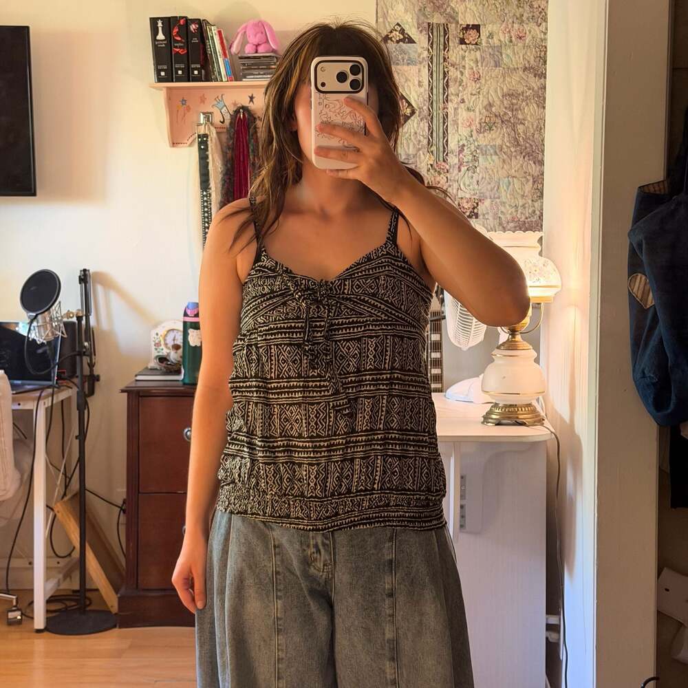 I LOVE H&T Black and White Geometric Aztec Print Cami Tank Top